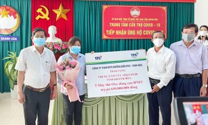 Công ty TNHH MTV Đường Biên Hòa - Ninh Hòa trao hỗ trợ 5 máy thở phục vụ phòng, chống dịch