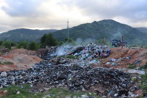 Cam Lâm thiếu nơi tập kết xử lý rác