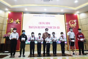Chung tay chăm lo cho trẻ em