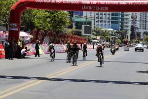 Cuộc đua xe đạp toàn quốc tranh Cúp Truyền hình TP. Hồ Chí Minh: Đua chặng 19, tính giờ đồng đội tại Nha Trang