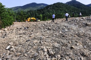 Tường đá đe dọa khu dân cư ở Phước Đồng: Đã được tháo dỡ