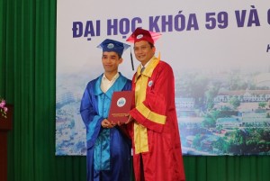 Trường Đại học Nha Trang trao bằng tốt nghiệp cho gần 3.000 sinh viên