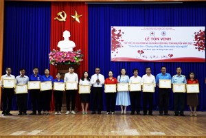 Cam Ranh: Tôn vinh 73 tập thể, hộ gia đình và cá nhân hiến máu tình nguyện