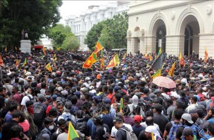 Sri Lanka ban bố tình trạng khẩn cấp trước thềm bầu tổng thống mới