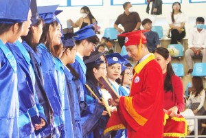 Trường Đại học Nha Trang: Trao bằng tốt nghiệp cho gần 2.400 sinh viên
