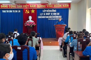 Cam Lâm: Bồi dưỡng lý luận chính trị và nghiệp vụ cho 100 cán bộ đoàn, hội cơ sở