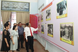 Triển lãm tư liệu, hình ảnh về Chủ tịch Hồ Chí Minh và biển, đảo quê hương