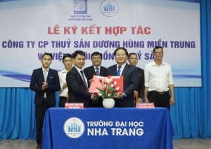 Viện Nuôi trồng thủy sản và Công ty Cổ phần thủy sản Dương Hùng Miền Trung ký kết hợp tác