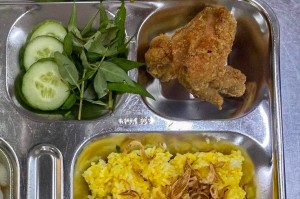 Chuyên gia phân tích độc tố trong món cánh gà ở iSchool Nha Trang