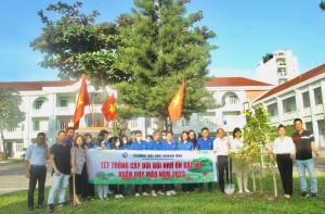 Trường Đại học Khánh Hòa phát động Tết trồng cây "Đời đời nhớ ơn Bác Hồ"