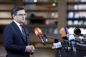 Ukraine thông báo tổ chức họp 3 bên đầu tiên với EU và NATO