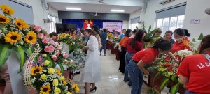 Tổ chức hội thi cắm hoa chào mừng ngày Quốc tế Phụ nữ 8-3