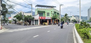 Mở dải phân cách nút giao đường Phạm Văn Đồng - Ngô Văn Sở: Không đảm bảo an toàn giao thông