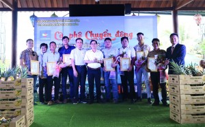 Gần 200 doanh nhân Ninh Hòa tham gia chương trình "Cà phê chuyển động"