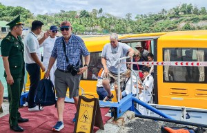 Siêu du thuyền đưa hơn 630 khách quốc tế cập cảng Nha Trang