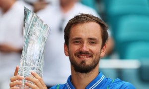 Vô địch Miami Open: Medvedev xứng danh "vua sân cứng"