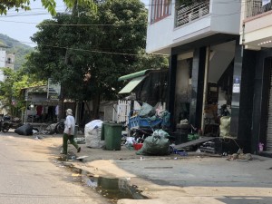 Phường Vĩnh Hòa: Tháo dỡ cơ sở thu mua phế liệu lấn chiếm vỉa hè