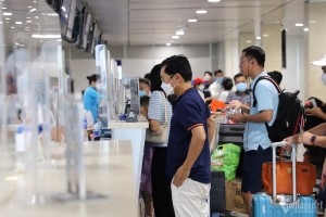 Cảnh báo ngập, chậm chuyến tăng cao dịp hè tại sân bay Tân Sơn Nhất