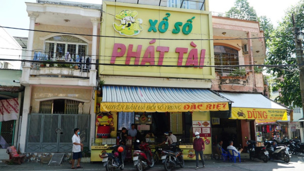 Anh Phát Tài phát tài cùng 3 cửa hàng xổ số Vietlott