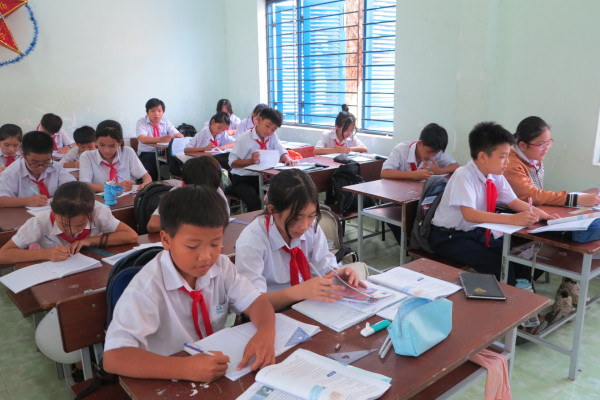 Học trò trường huyện
