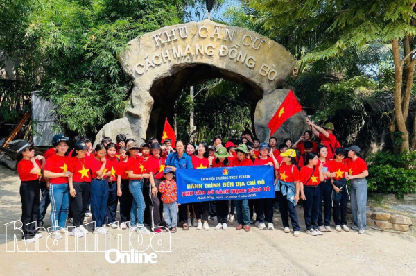 Trường THCS Yersin - Nha Trang tổ chức trải nghiệm cho học sinh tại Khu căn cứ cách mạng Đồng Bò