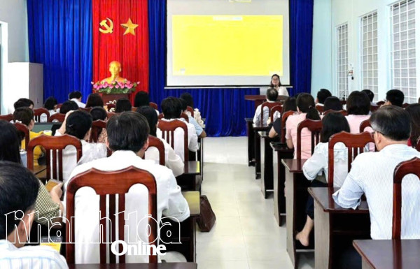 Phòng Giáo dục và Đào tạo TP. Nha Trang tập huấn về thực hiện dự án thi khoa học kỹ thuật cho cán bộ, giáo viên