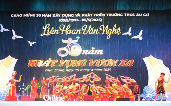 Liên hoan văn nghệ kỷ niệm 30 năm xây dựng và phát triển Trường THCS Âu Cơ