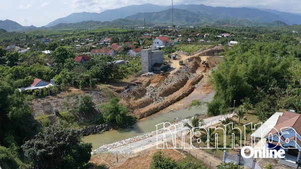 Khánh Vĩnh: Được quan tâm đầu tư các kè chống sạt lở 