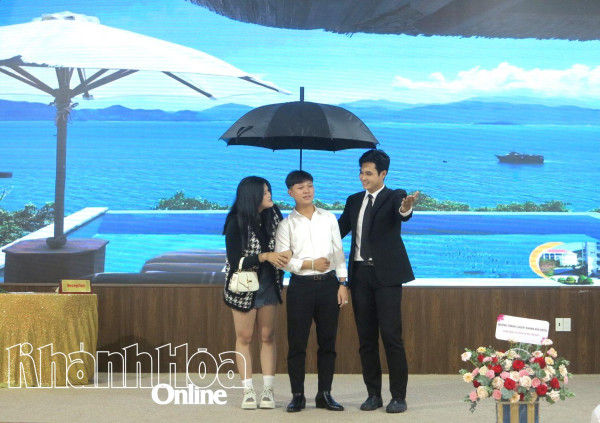 Trường Cao đẳng Du lịch Nha Trang tổ chức Ngày hội tư vấn tuyển sinh và Cuộc thi pha chế cocktail sáng tạo