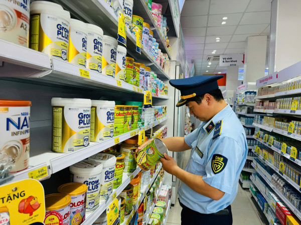 Thủ tướng yêu cầu xử lý nghiêm hoạt động sản xuất, buôn bán thuốc chữa bệnh giả, sữa giả, thực phẩm bảo vệ sức khỏe giả