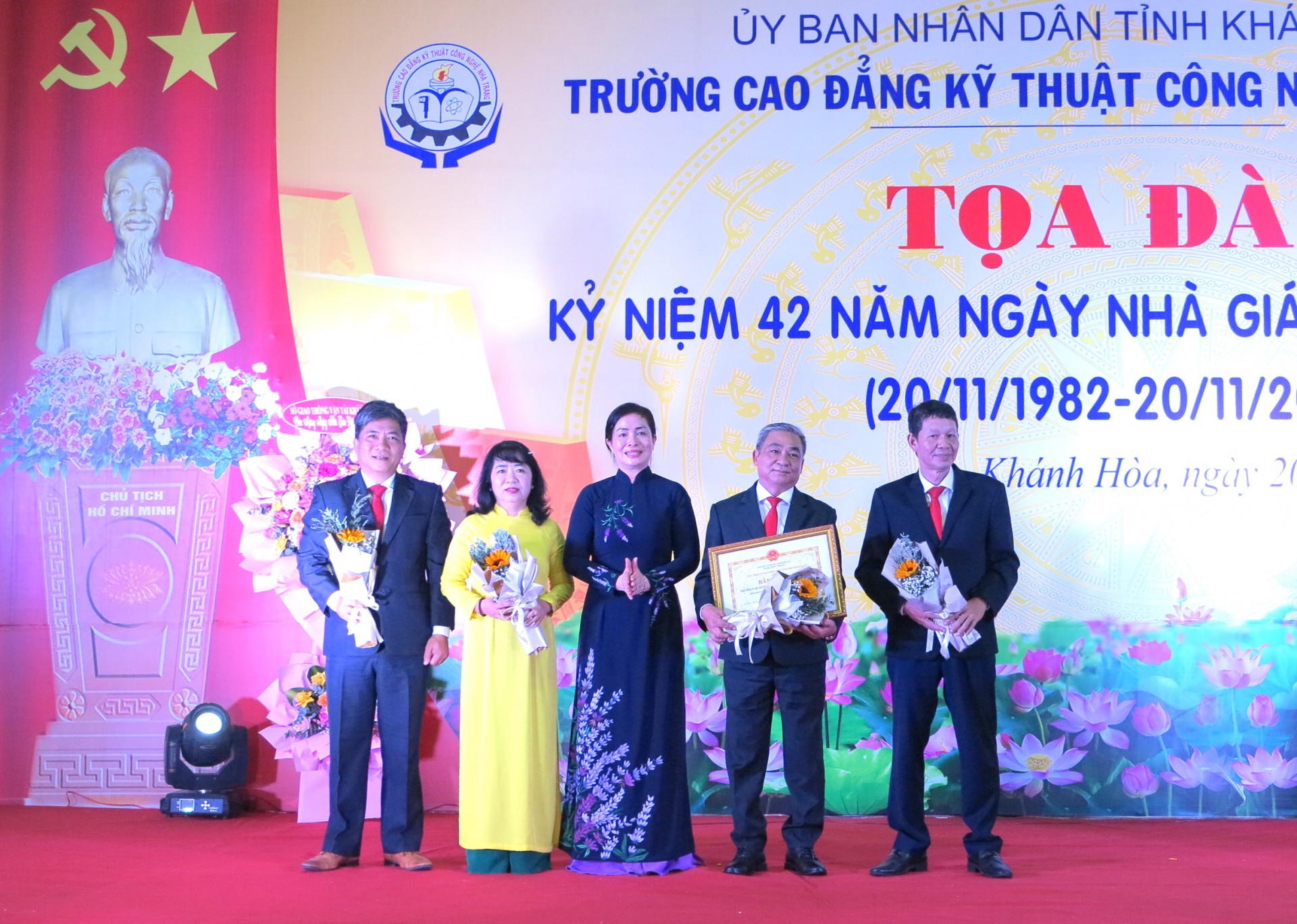 Trường Cao đẳng Kỹ thuật Công nghệ Nha Trang: Kỷ niệm 42 năm Ngày Nhà giáo Việt Nam