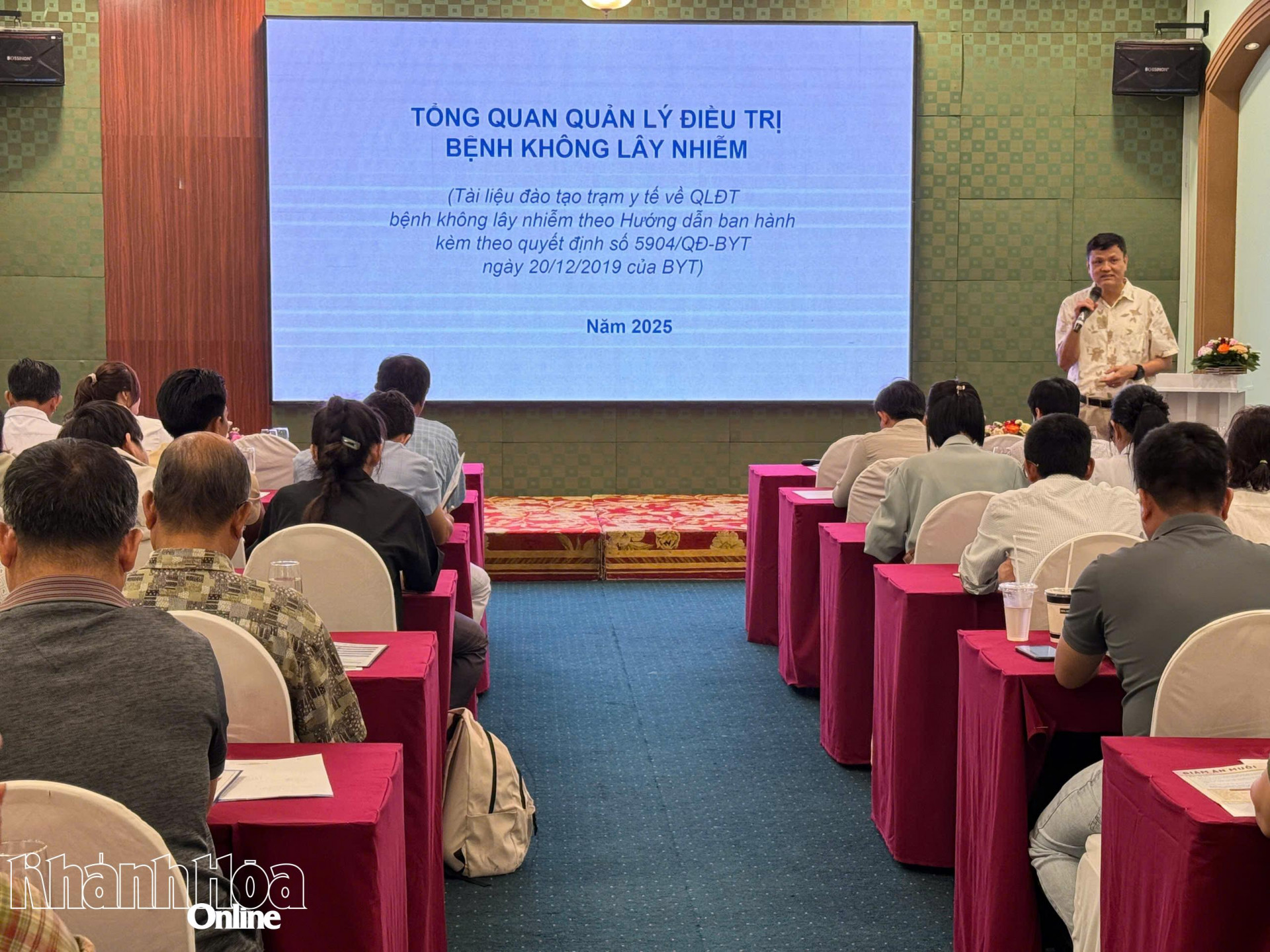 Hơn 60 nhân viên y tế tập huấn về các bệnh không lây nhiễm