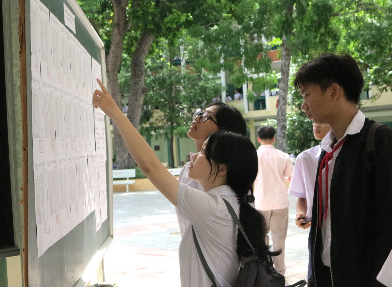 Hôm nay (3-6), hơn 11.000 thí sinh dự thi vào lớp 10